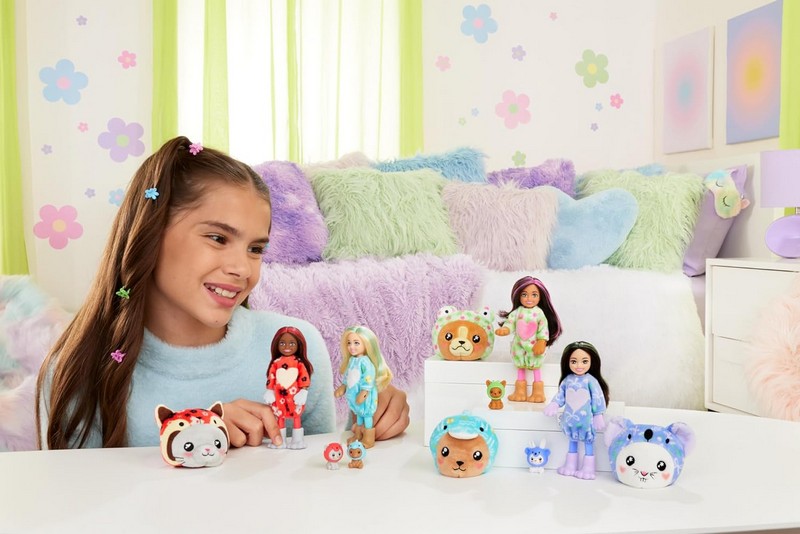 Barbie Chelsea Cutie Reveal Meglepetés Baba Plüss A Plüssben Maci-Delfin