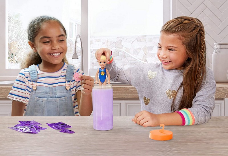 Barbie Color Reveal Chelsea meglepi Buli a strandon