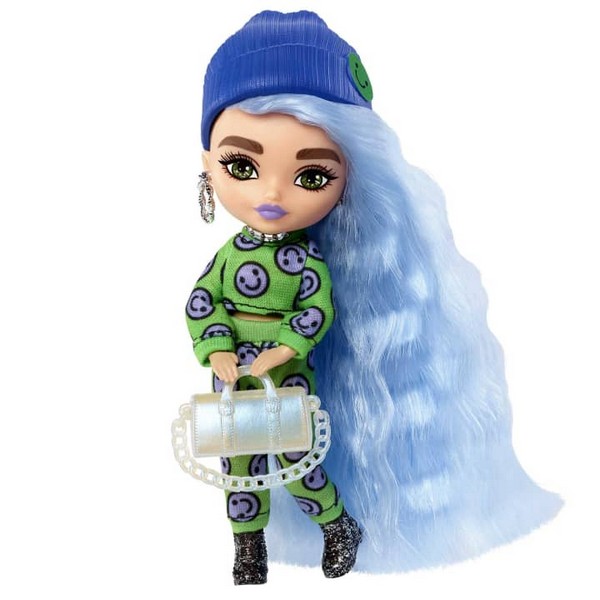 Barbie Extravagáns Mini Baba Kék Sapkában