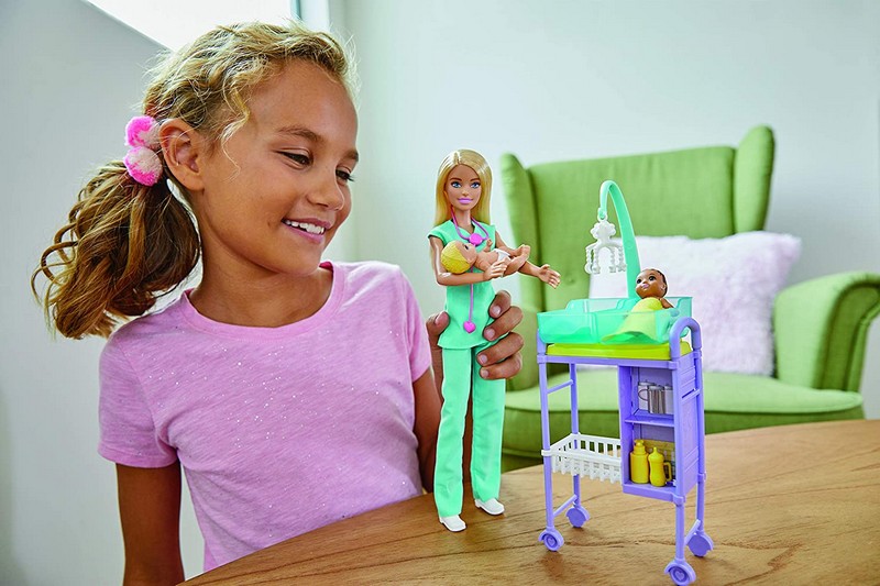 Barbie karrier játékszettek gyerekorvos