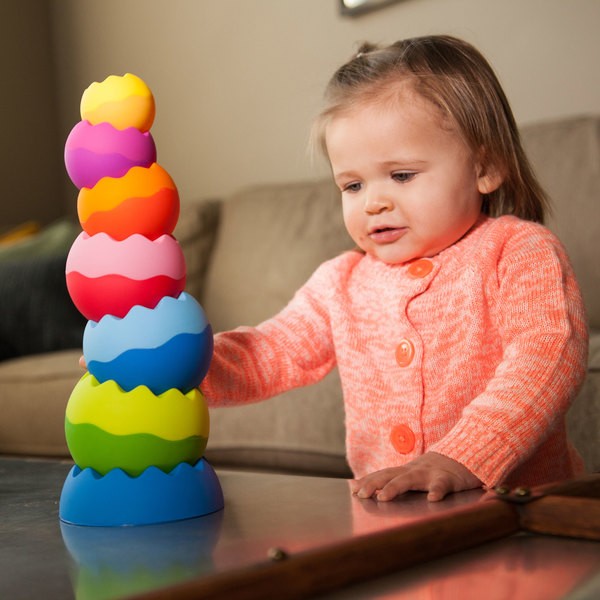 Fat Brain Toys Színes gömbök bébijáték