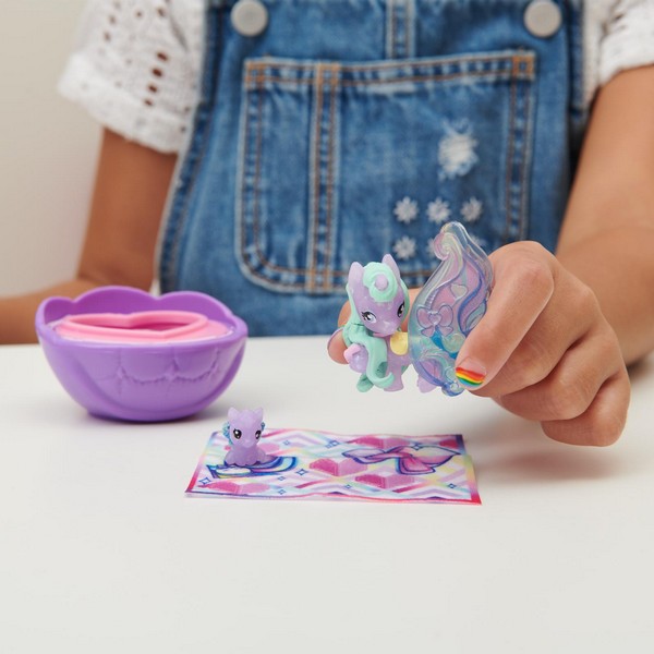 Hatchimals Gyűjthető Tojás Szivárvány család Meglepetés tojás