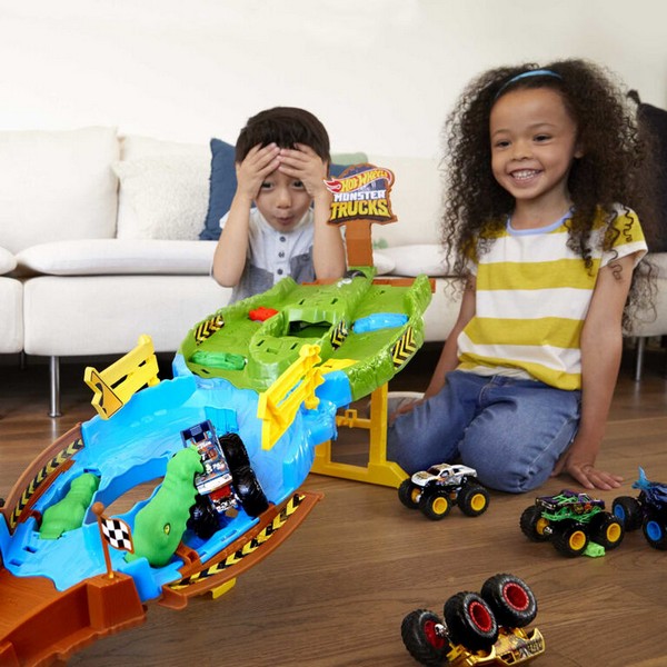 Hot Wheels Monster Trucks Hegyi Szlalom Versenypálya