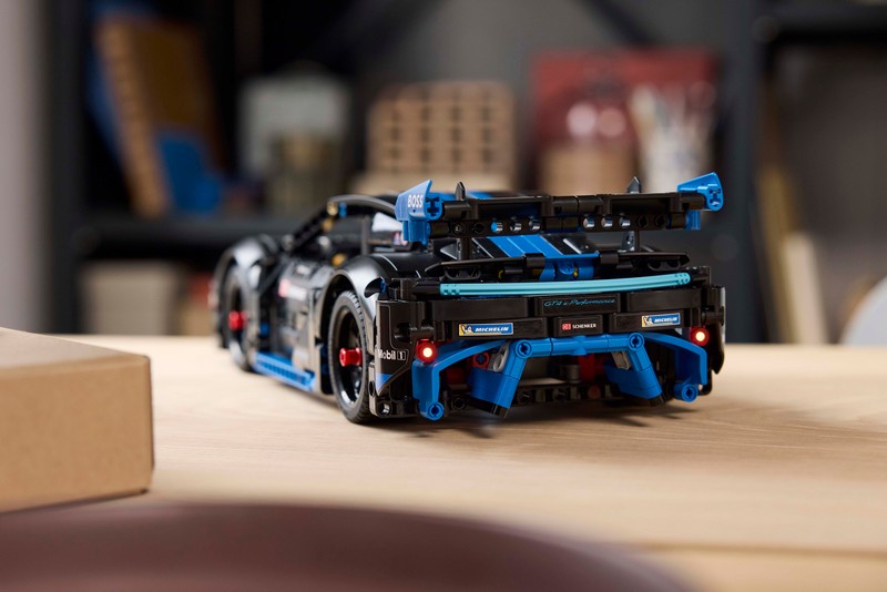 LEGO Technic 42176 Porsche Gt4 E-Performance Versenyautó