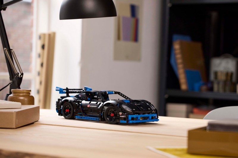 LEGO Technic 42176 Porsche Gt4 E-Performance Versenyautó