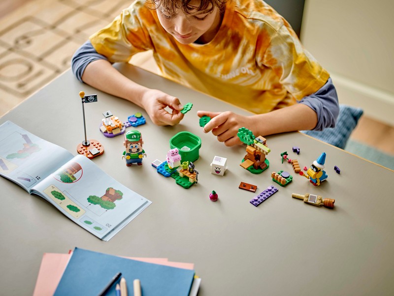 LEGO Super Mario 71440 Kalandok Az Interaktív LEGO Super Mario® Luigi™ Figurával