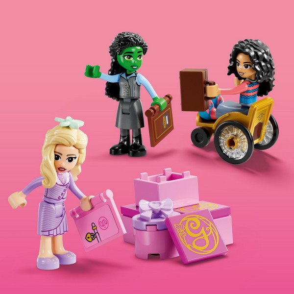 LEGO Wicked 75681 Glinda, Elphaba és Nessarose a Shiz Egyetemen