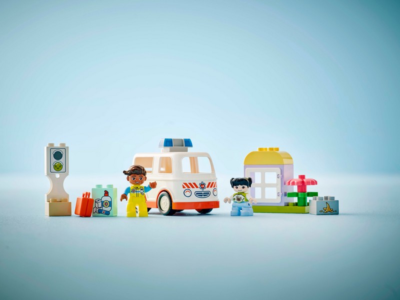 LEGO DUPLO 10447 Mentőautó és mentősofőr