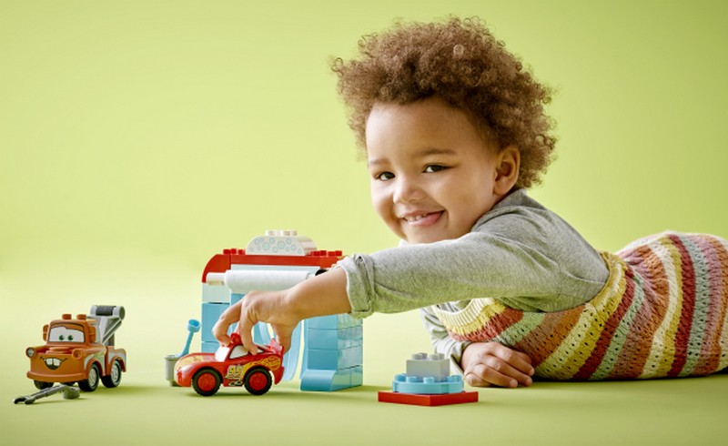 LEGO DUPLO 10996 Villám Mcqueen és Matuka vidám autómosása