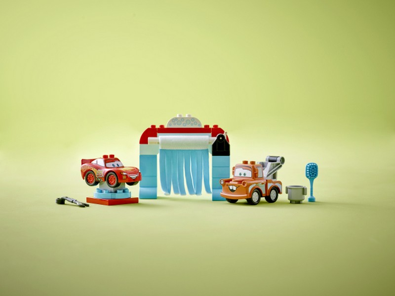 LEGO DUPLO 10996 Villám Mcqueen és Matuka vidám autómosása