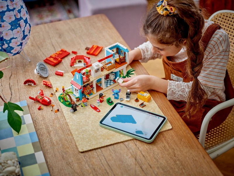 LEGO Disney 43268 Lilo és Stitch Tengerparti Háza