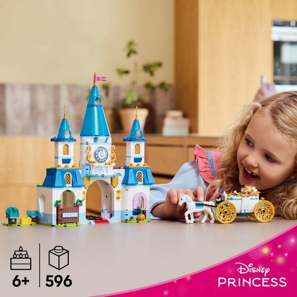 LEGO Disney Princess 43275 Hamupipőke Kastélya És Hintója