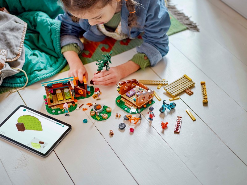 LEGO Friends 42624 Otthonos kabinok a kalandtáborban