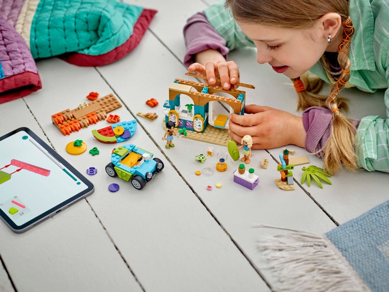 LEGO Friends 42625 Smoothie stand a strandon