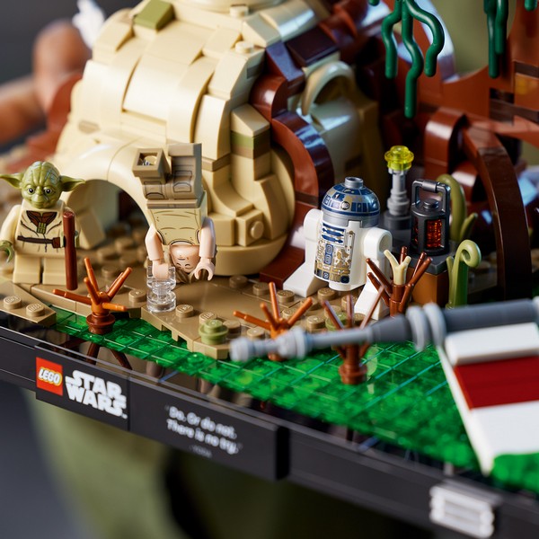 LEGO Star Wars 75330 Jedi™ kiképzés a Dagobah™ bolygón dioráma