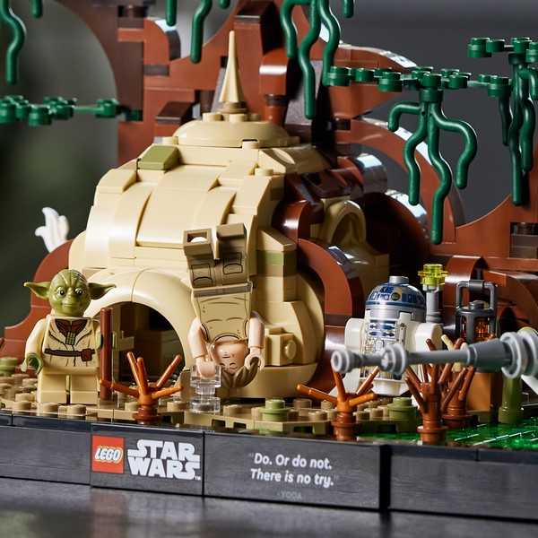 LEGO Star Wars 75330 Jedi™ kiképzés a Dagobah™ bolygón dioráma