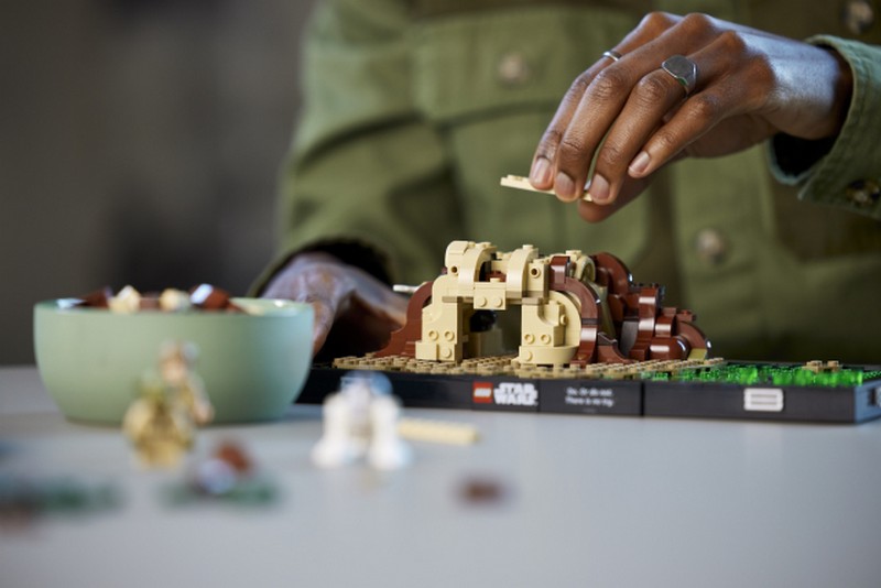 LEGO Star Wars 75330 Jedi™ kiképzés a Dagobah™ bolygón dioráma