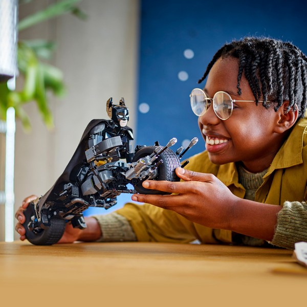 LEGO Super Heroes 76273 Batman™ építőfigura és a batmotor