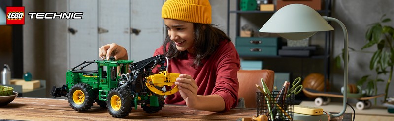 LEGO Technic 42157 John Deere 948L-II Skidder