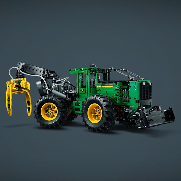 LEGO Technic 42157 John Deere 948L-II Skidder