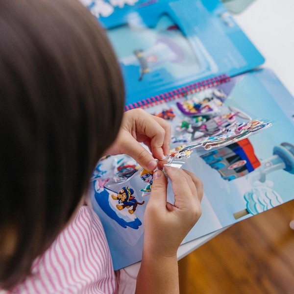 Melissa &amp; Doug Pufi Matrica Füzet Mancs Őrjárat Jake Hegye